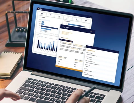 A person using a computer
Description automatically generated